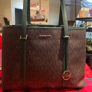 Micheal Kors Purse